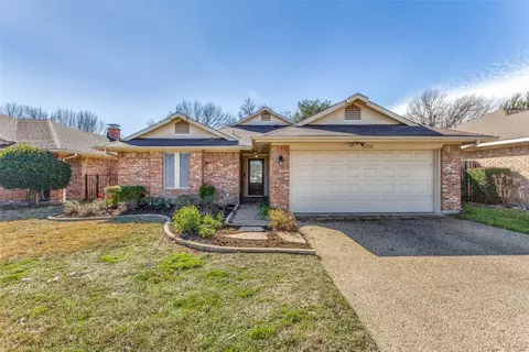 3216 Laurel Oaks Ct, Garland, TX 75044