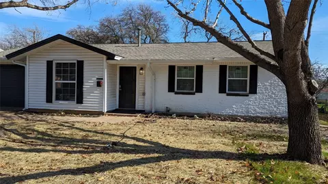 1114 Aransas Dr, Euless, TX 76039 photo 5