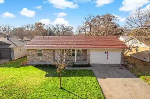 2421 Livenshire Dr, Garland, TX 75041