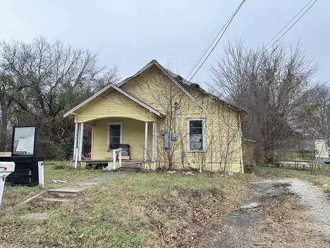 910 Belcher St, Gainesville, TX 76240