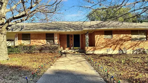 1226 Phoebe Ln, Garland, TX 75042