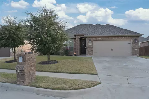 214 Brighton Ct, Midlothian, TX 76065