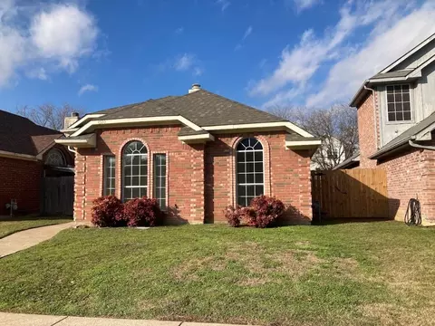 4320 Sierra Dr, Grand Prairie, TX 75052