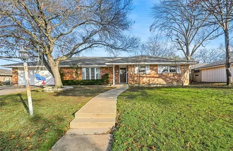 3540 Wharton Dr, Fort Worth, TX 76133
