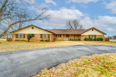 1212 Darren Dr, Stephenville, TX 76401