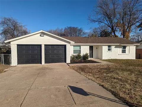 312 Bowles Ct, Kennedale, TX 76060