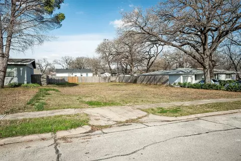 1217 Mistletoe Dr, Irving, TX 75060