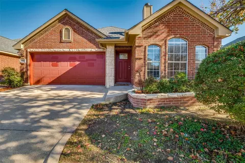 806 Bridle Dr, Euless, TX 76039