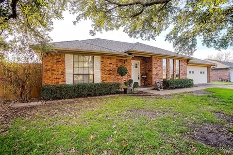910 Hyde Park Blvd, Cleburne, TX 76033