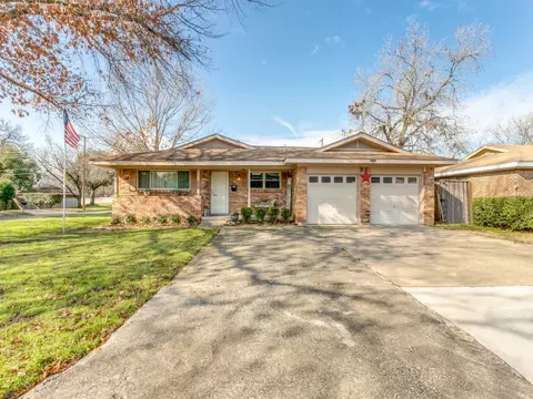 1113 Mary Dr, Hurst, TX 76053