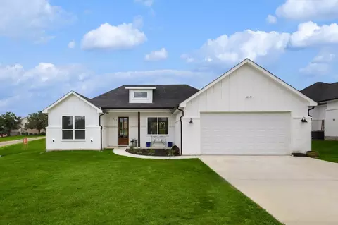 265 Tryall Ct, Runaway Bay, TX 76426