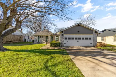 2916 Encino Dr, Fort Worth, TX 76116