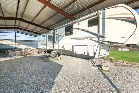 393 County Road 4875, Leonard, TX 75423 photo 22