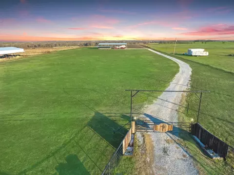 393 County Road 4875, Leonard, TX 75423 photo 2