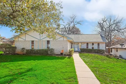 1098 Laurel Ct, Mansfield, TX 76063