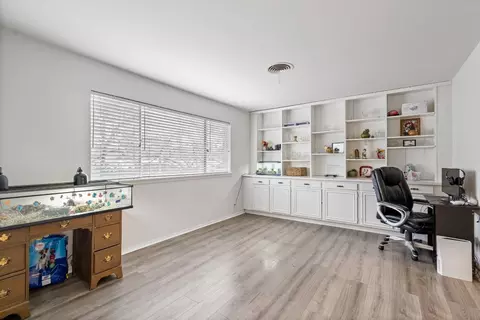 605 W Cheryl Ave, Hurst, TX 76053