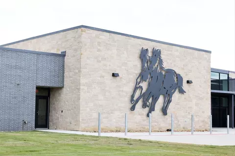 2465 Halter Dr, Aubrey, TX 76227