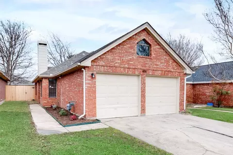 3058 Rustlewind Ln, Grand Prairie, TX 75052