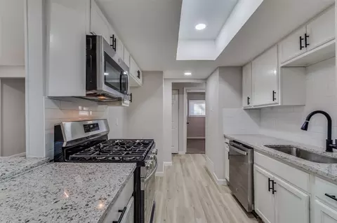 2601 Dewitt St, Irving, TX 75062 photo 13