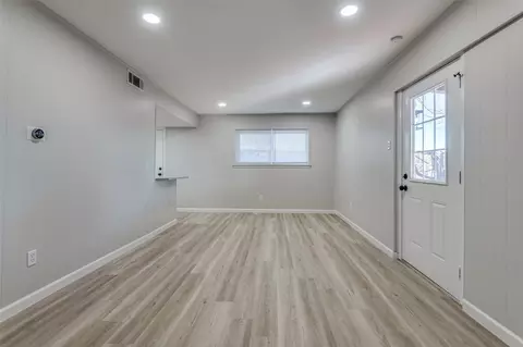 2601 Dewitt St, Irving, TX 75062 photo 10