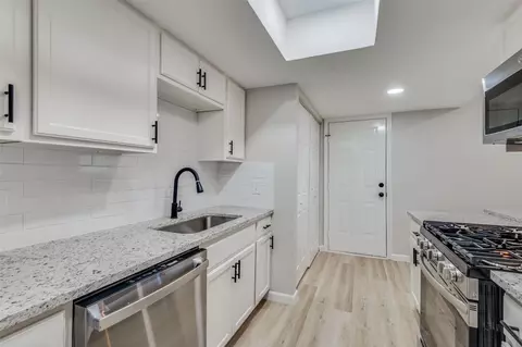 2601 Dewitt St, Irving, TX 75062 photo 17