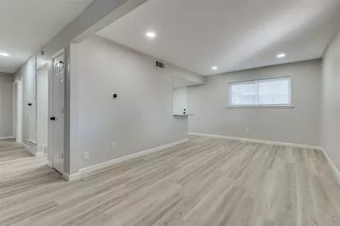 2601 Dewitt St, Irving, TX 75062 photo 9