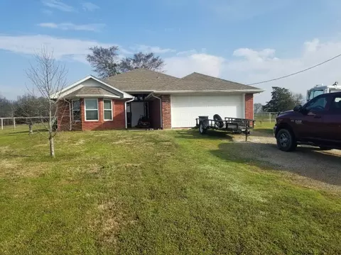 3065 E 2090 Rd, Hugo, OK 74743