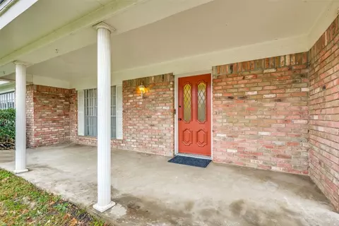 2828 Quail Ln, Arlington, TX 76016