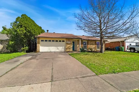 5429 Gates Dr, The Colony, TX 75056
