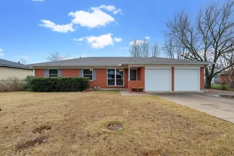 2800 Stafford Dr, Denison, TX 75020