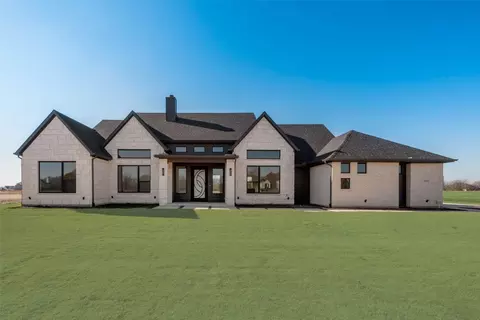 1233 Shadow Lakes Dr, Wills Point, TX 75169
