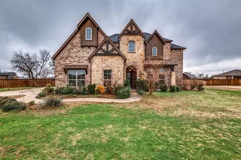 821 Cross Creek Ct, Waxahachie, TX 75167