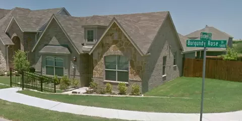 5800 Burgundy Rose Dr, Fort Worth, TX 76123
