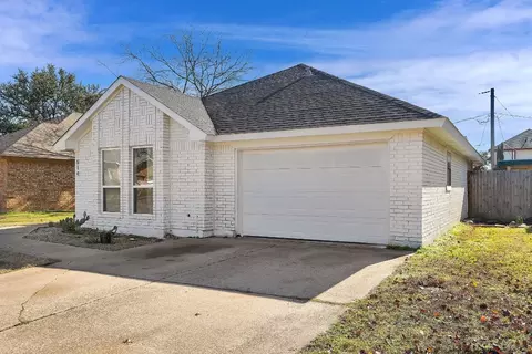 614 Eagle Trace Dr, Arlington, TX 76018 photo 3