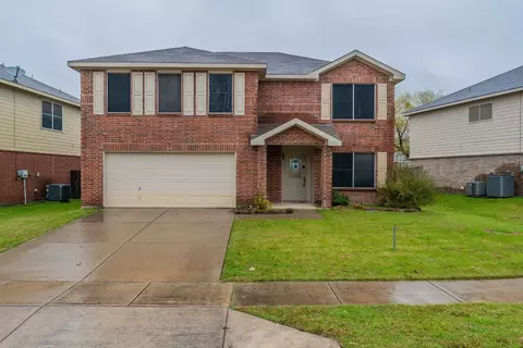 8444 Shallow Creek Dr, Fort Worth, TX 76179