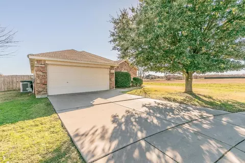 14020 Rodeo Daze Dr, Haslet, TX 76052
