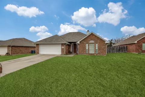 103 Oak Ln, Ladonia, TX 75449