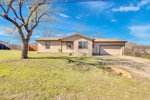 510 Commerce St, Maypearl, TX 76064