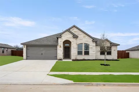 413 Basalt Dr, Azle, TX 76020