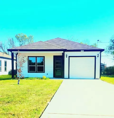 915 E 11th Ave, Corsicana, TX 75110
