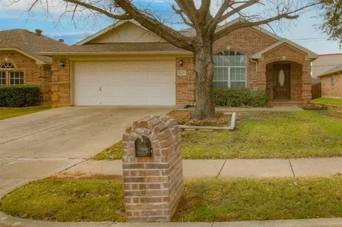 1836 Woodchase Dr, Fort Worth, TX 76120