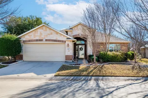 9517 Orangewood Trl, Denton, TX 76207