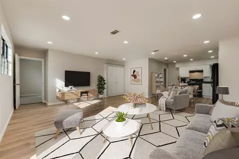 3518 Glenhaven Blvd, Dallas, TX 75211