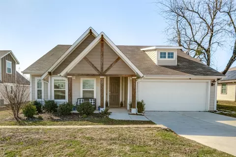 1370 Greenfield Dr, Gainesville, TX 76240