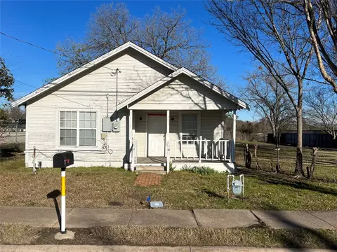 803 S Elm St, Kemp, TX 75143