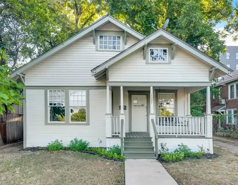 1027 N Crawford St, Dallas, TX 75203