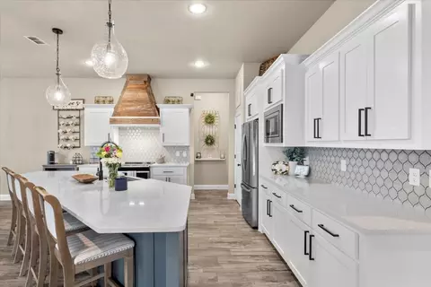 330 Pleasant View Dr, Weatherford, TX 76086