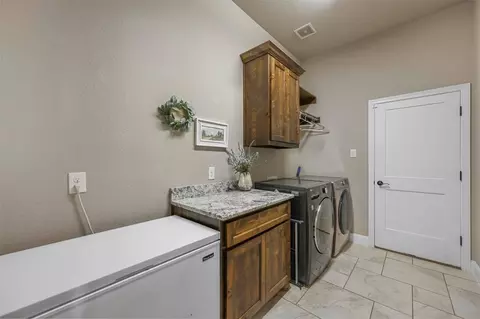 2027 Dash Ln, Springtown, TX 76082 photo 33