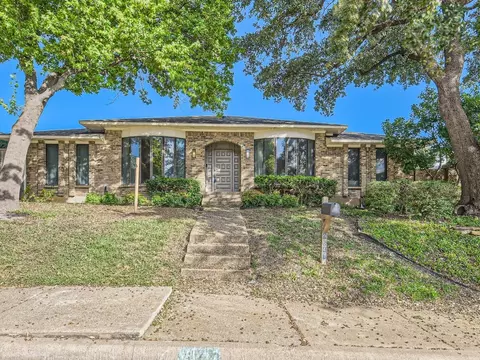 9647 Whitehurst Dr, Dallas, TX 75243