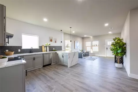 402 De Moye Ln, Aubrey, TX 76227